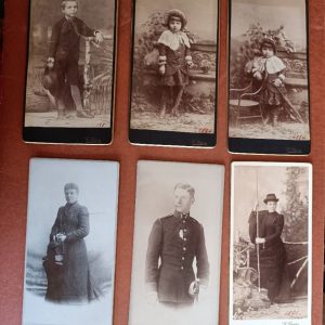 Antik fényképek Lőger Gusztáv Nyitrai és Pöstyéni fotóműhelyéből